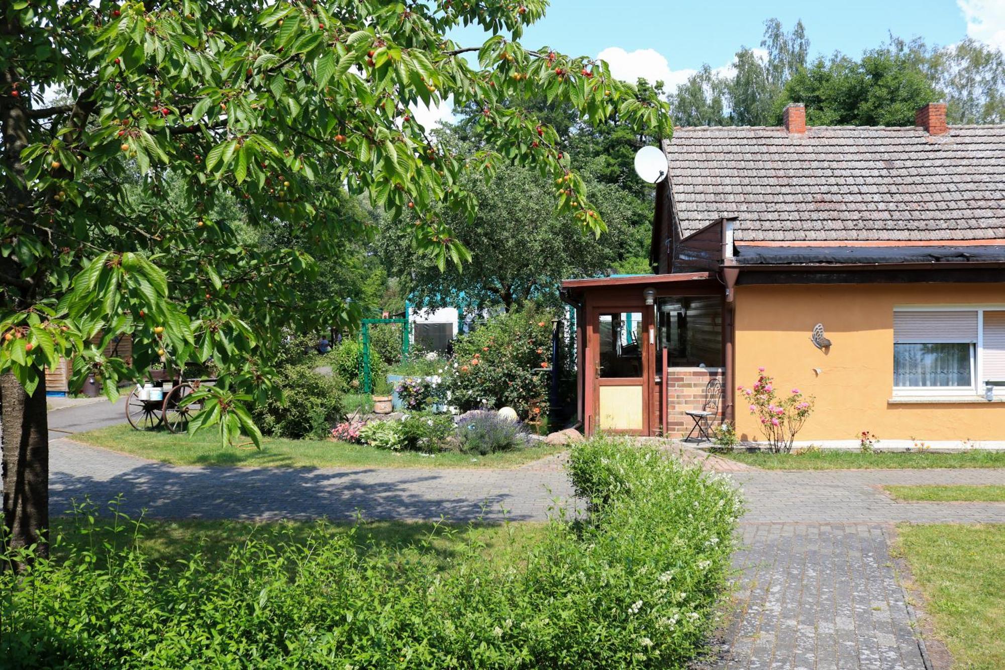 Gasthaus & Pension Am Kurfuerstendamm Burg  Exterior photo
