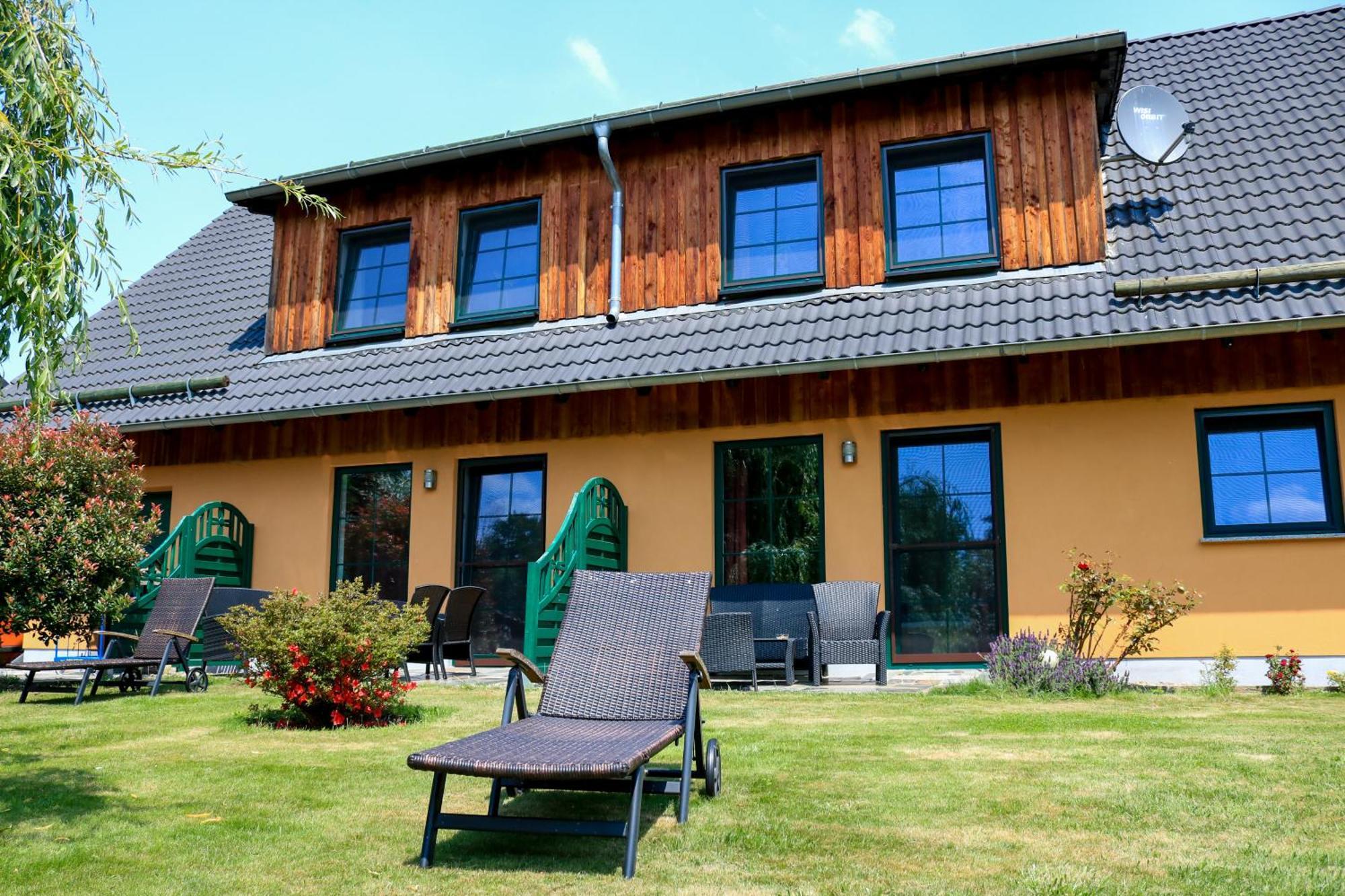 Gasthaus & Pension Am Kurfuerstendamm Burg  Exterior photo